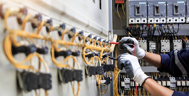 Professional Electrician technician working in Del City, OK